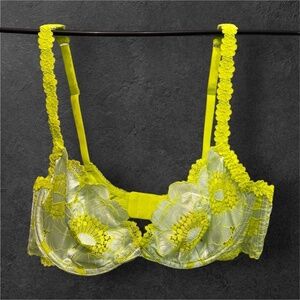 Savage X Fenty Floral Lace Bra 36C  NWT